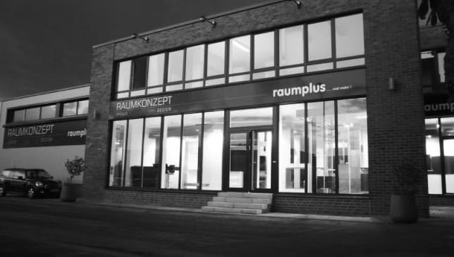 Schwarz-weiß Foto von Raumkonzept von außen