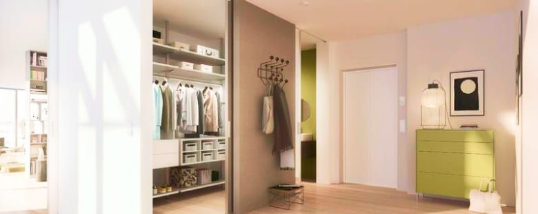 Ein individueller Kleiderschrank in einem Schlafzimmer