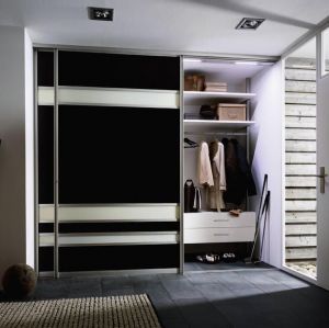 Diese raumplus® Garderobe empfängt Ihre Besucher.