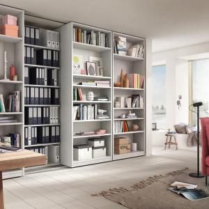 Verschiebbare Regale für Ihr Arbeitszimmer - so könnte Ihre raumplus® Lösung aussehen.
